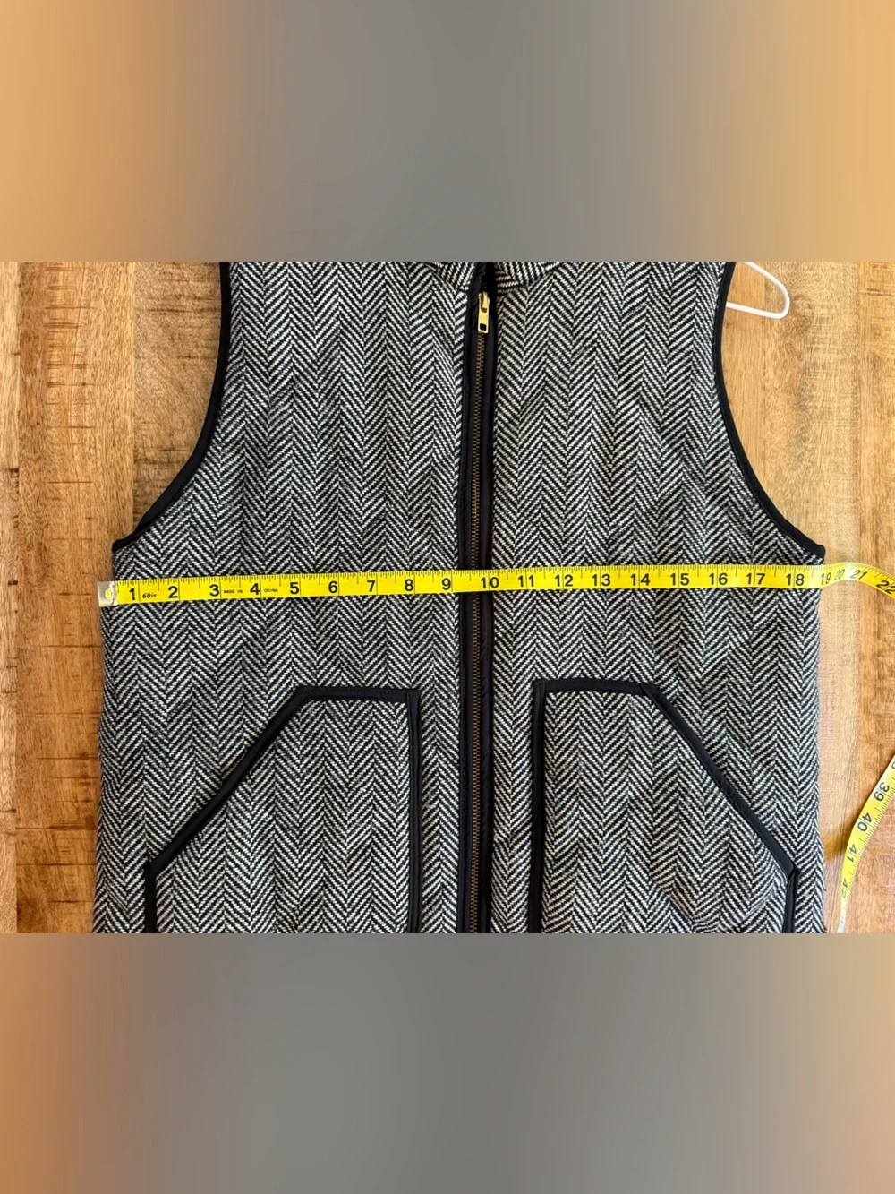 MEROKEETY Black White Herringbone Zip Front Vest Gold Tone Zipper Pockets